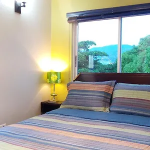 https://hylton-new-kingston.hotelsochorios.net